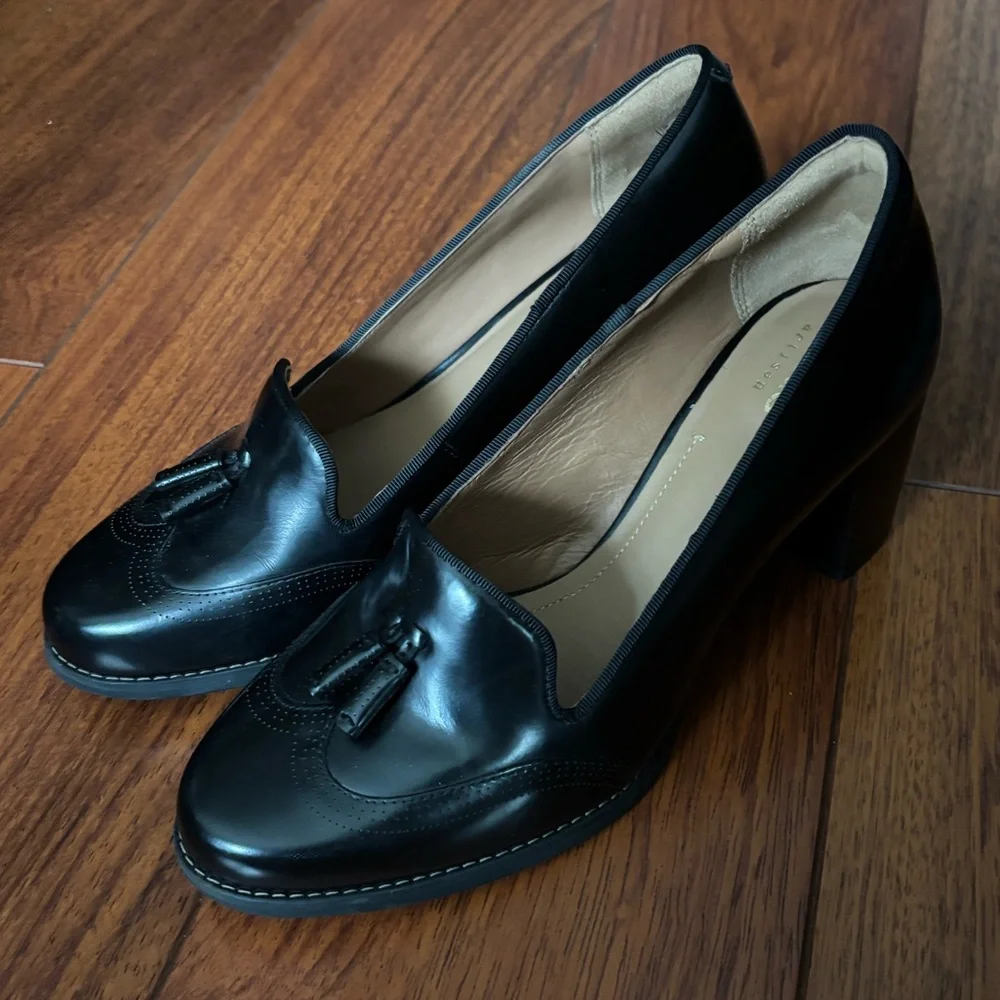 Leather Clarks Black Women's Heels with Tassel Detail 7.5 - Picture 2 of 8